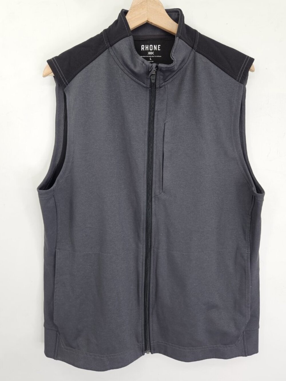 Rhone Hitch Commuter Vest Mens L Gray Full Zip Performance Pockets Stretch Train